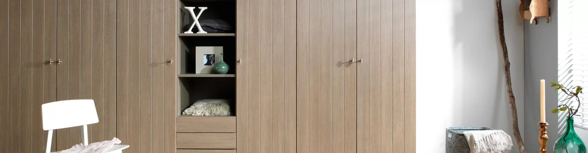 753-maatwerkkasten_draaideurkast-header.webp 753-maatwerkkasten_draaideurkast-header.webp